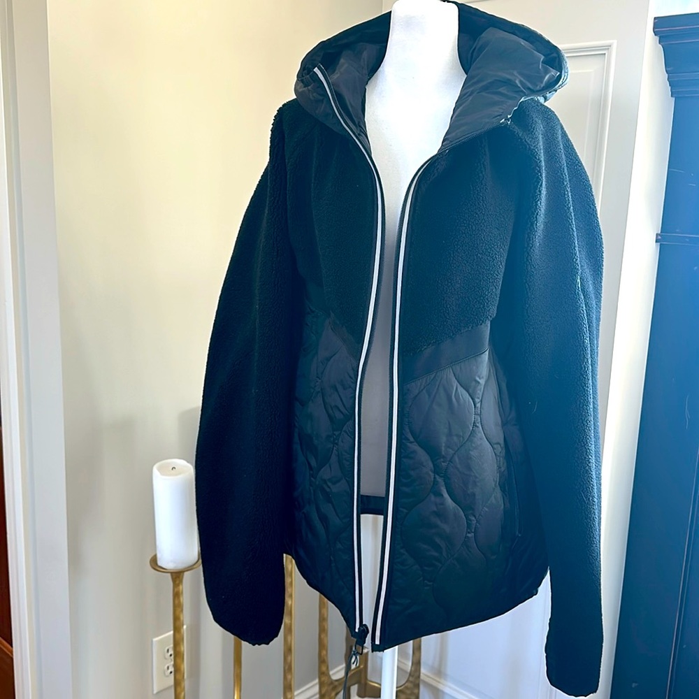 New Tumi fleece and quilted nylon jacket XL